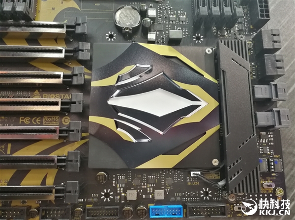 18����ը�ѣ�X299����ȫ����M.2 SSD���ȵ�