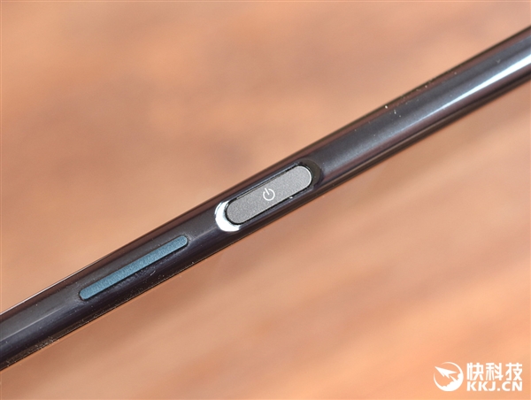 4K������835������XZ Premium����ͼ��