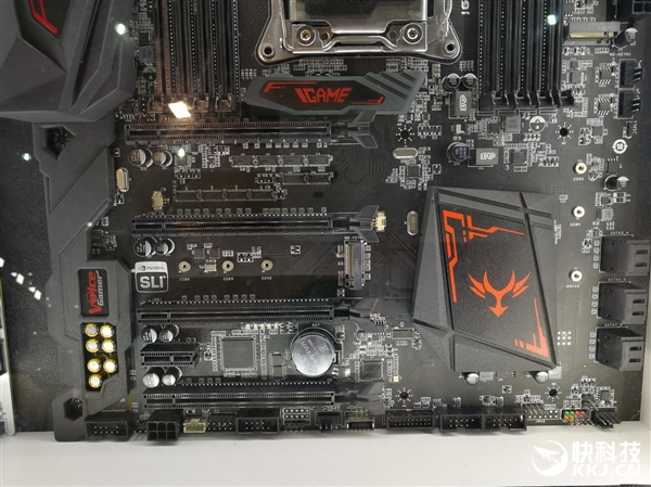 18����ը�ѣ�X299����ȫ����M.2 SSD���ȵ�