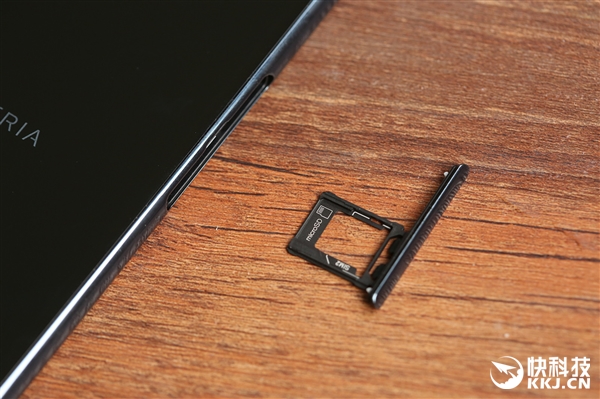 4K������835������XZ Premium����ͼ��