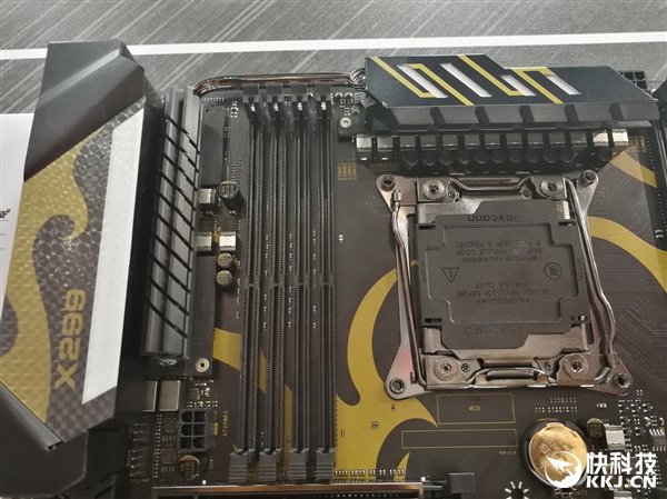 18����ը�ѣ�X299����ȫ����M.2 SSD���ȵ�