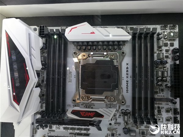 18����ը�ѣ�X299����ȫ����M.2 SSD���ȵ�