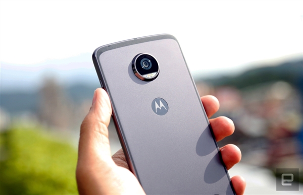 ��ֵ����������Moto Z2 Play������3400Ԫ������ģ���ֻ�