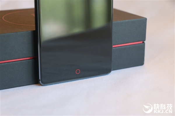 ��ǿ�ޱ߿��콢��nubia Z17���ͼ�ͣ���������