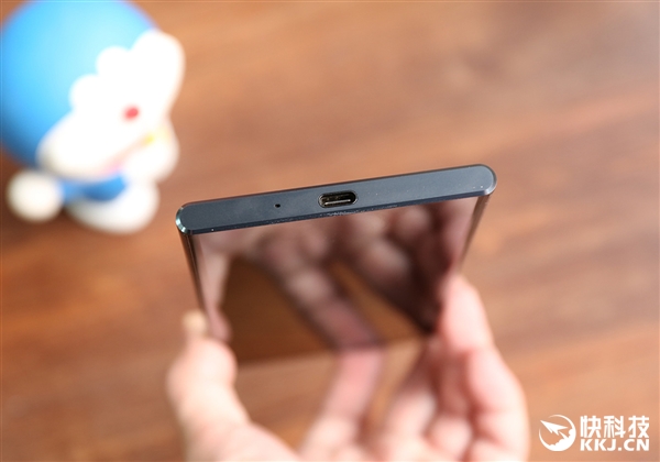 4K������835������XZ Premium����ͼ��