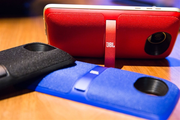 ��ֵ����������Moto Z2 Play������3400Ԫ������ģ���ֻ�