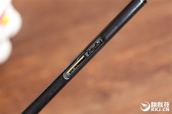 4K������835������XZ Premium����ͼ��