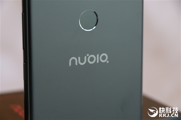 ��ǿ�ޱ߿��콢��nubia Z17���ͼ�ͣ���������