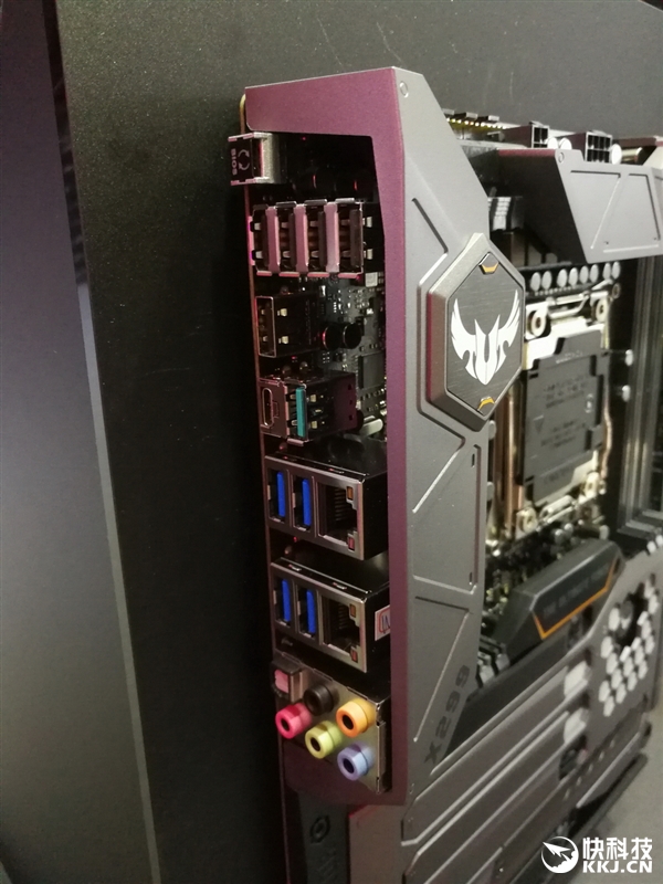 18����ը�ѣ�X299����ȫ����M.2 SSD���ȵ�