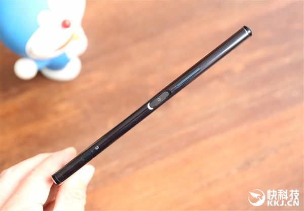 4K������835������XZ Premium����ͼ��