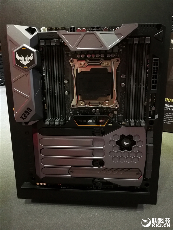 18����ը�ѣ�X299����ȫ����M.2 SSD���ȵ�