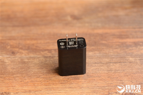 8Gڴ棡nubia Z17ͼͣޱ߿ж