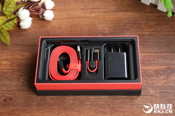 8Gڴ棡nubia Z17ͼͣޱ߿ж