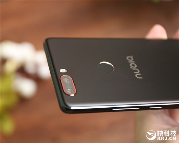 8Gڴ棡nubia Z17ͼͣޱ߿ж