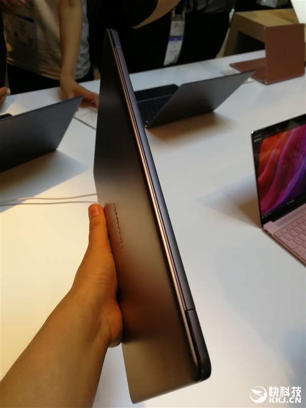 A4ֽСΪMateBook Xֳͼͣխ߿ж