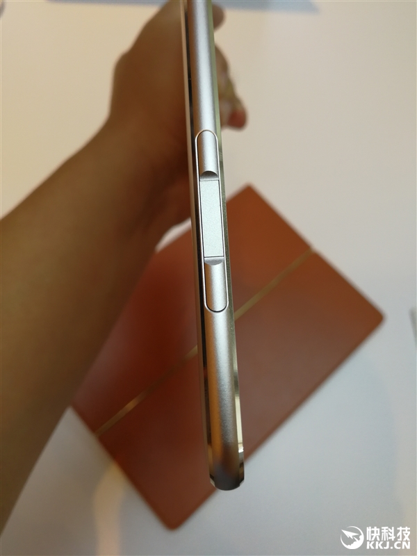 SurfaceУΪMateBook Eͼͣһ/2K/ָ