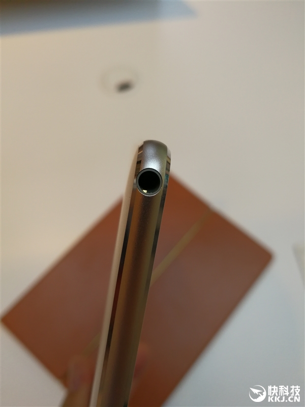 SurfaceУΪMateBook Eͼͣһ/2K/ָ