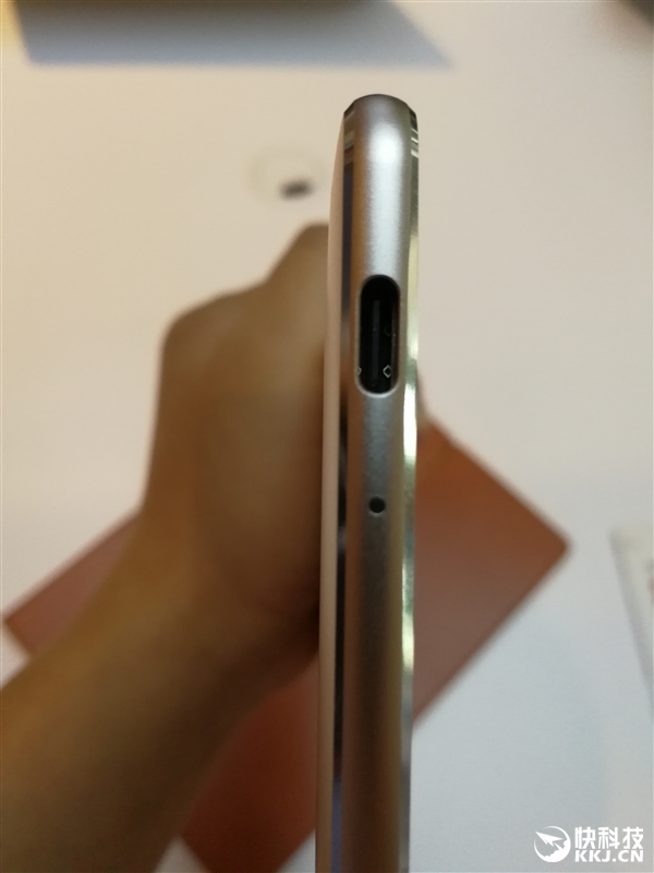 SurfaceУΪMateBook Eͼͣһ/2K/ָ