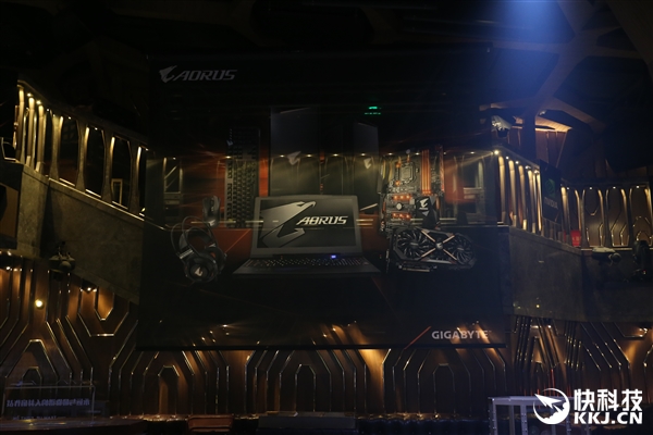 ��Ů����ս�����ζ����羺Ʒ��AORUS��ʽ��������