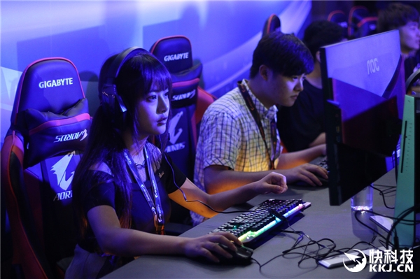 ��Ů����ս�����ζ����羺Ʒ��AORUS��ʽ��������