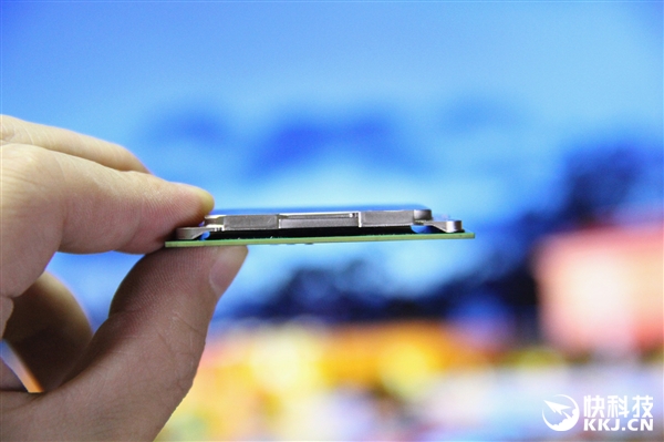 IntelǿUCore i9-7900Xͼ