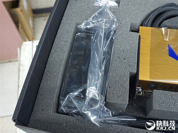 1.67ԪAMD Vega FEձҶԭ