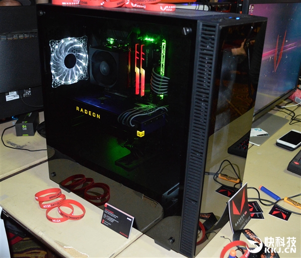 AMD콢ԿRX Vegaװʵ⣺ϷGTX 1080