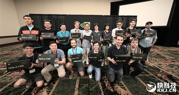 ѫֱʣ򶥼AIţTesla V100㿨