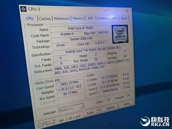 ׿12CPUIntel i9-7920Xȷϣ8000Ԫ