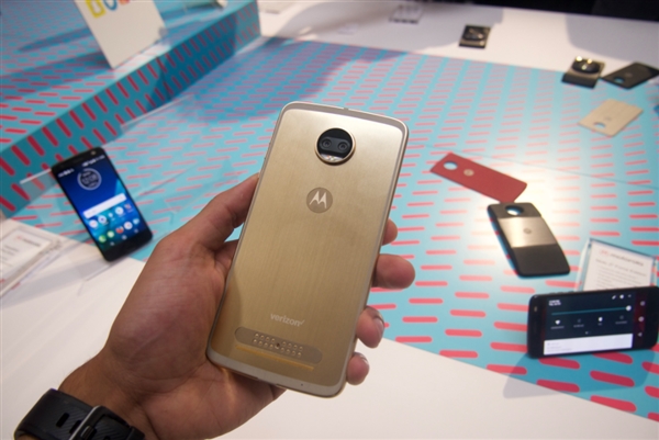 Moto Z2 Force���ͼ�ͣ�6.1mm����������