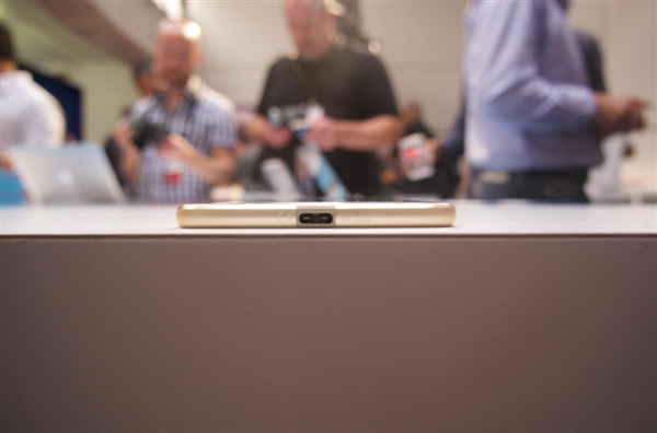 Moto Z2 Force���ͼ�ͣ�6.1mm����������