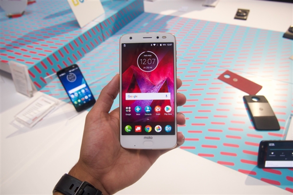Moto Z2 Force���ͼ�ͣ�6.1mm����������