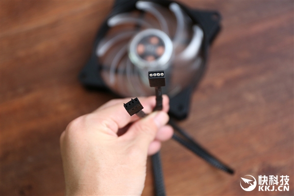 42���Ź⣡�����������B120/B240 RGBˮ��ɢ��������ͼ��