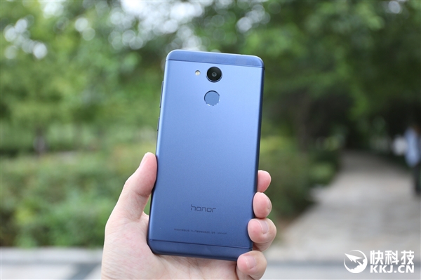 ��ҫV9 play��ɫ���׷����䣺������������ʸ�