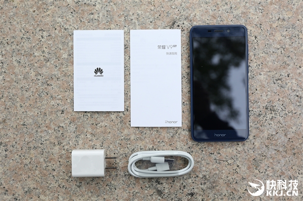 ��ҫV9 play��ɫ���׷����䣺������������ʸ�