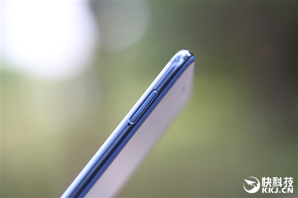 ��ҫV9 play��ɫ���׷����䣺������������ʸ�