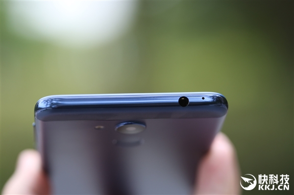 ��ҫV9 play��ɫ���׷����䣺������������ʸ�