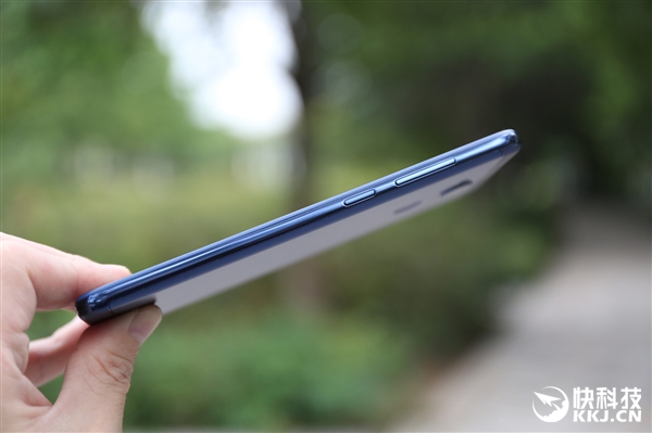 ��ҫV9 play��ɫ���׷����䣺������������ʸ�