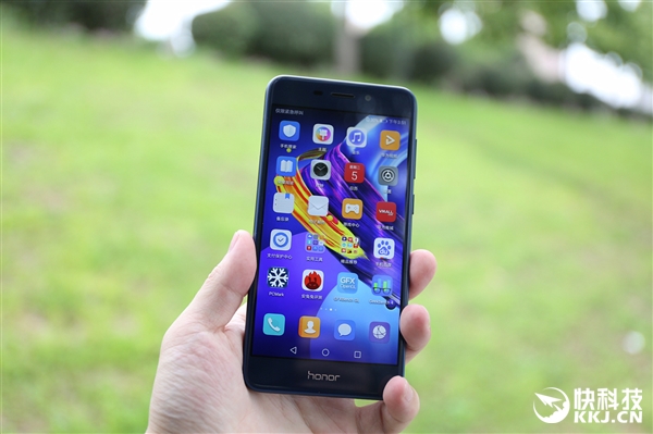 ��ҫV9 play��ɫ���׷����䣺������������ʸ�