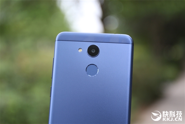 ��ҫV9 play��ɫ���׷����䣺������������ʸ�