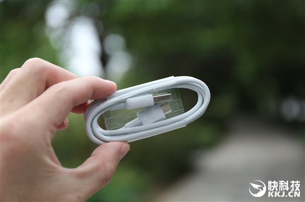 ��ҫV9 play��ɫ���׷����䣺������������ʸ�