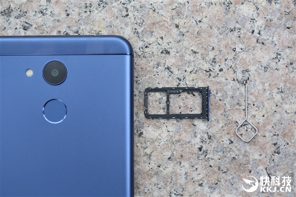 ��ҫV9 play��ɫ���׷����䣺������������ʸ�