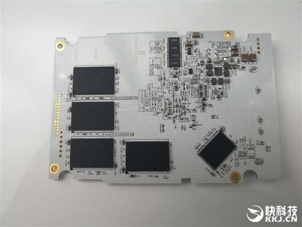 ��ֹ���Կ���Ӱ�۱����洢���̣�����8TB SSD