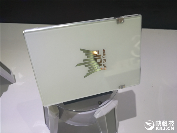 ��ֹ���Կ���Ӱ�۱����洢���̣�����8TB SSD