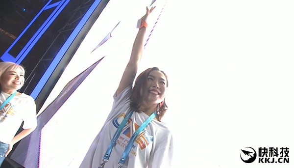 ���Ȱ��˻ῪĻʽ���������4���ֻ�����ȫ��������ߴ�����