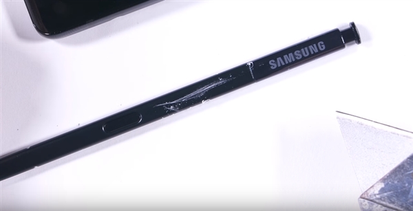 ����Galaxy Note 8�����Բ��ԣ���Ļ�͹λ��������