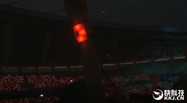 ���Ȱ��˻ῪĻʽ���������4���ֻ�����ȫ��������ߴ�����