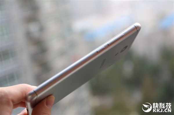 699Ԫͬλ޵У6¹ͼͣAI