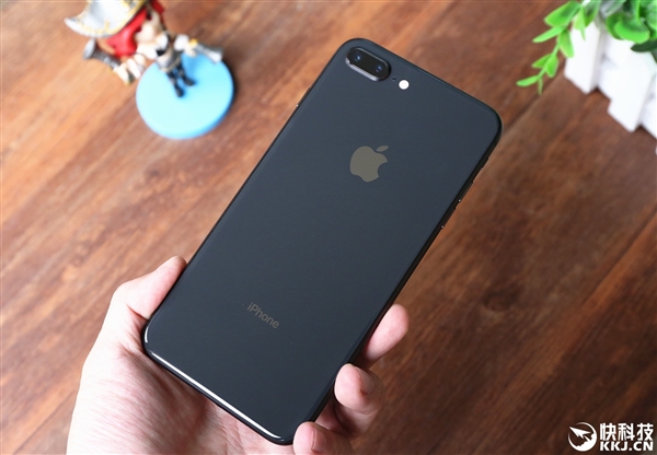 ���۸�ͨ��iPhone 8 4G�������ԣ�Զ��Intel����