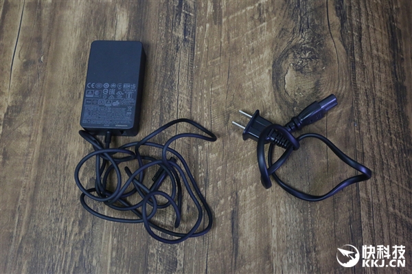 ΢��Surface Laptop����ͼ�ͣ�13����ǿ�ᱡ��